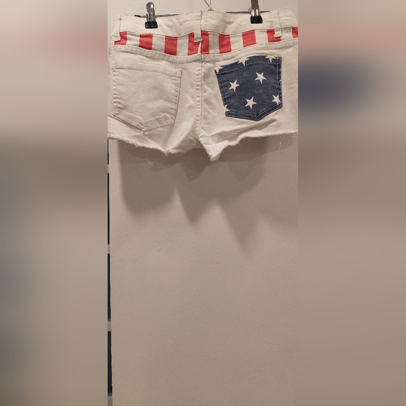 Blue and White Jean Shorts for Casual Wear - Picture 3 of 6